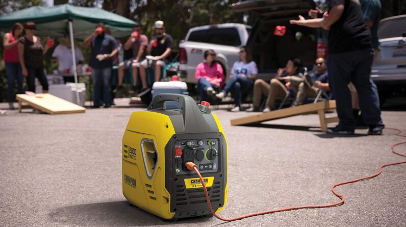 Champion Power Equipment 100692 2000-Watt Portable Inverter Generator, Ultralight review 1 champion power equipment 100692 2000 watt portable inverter generator ultralight review