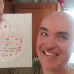 HEAVY-DUTY QUALITY? GG Gift Goliath Premium Heart Shaped Acrylic Plaque 4 Girlfriend Review Unboxing