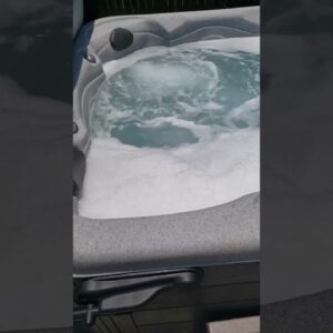MAGIC???  Large Jacuzzi bubbles Disappear jw ust a few drops Review Unboxing hth Spa Demo Test