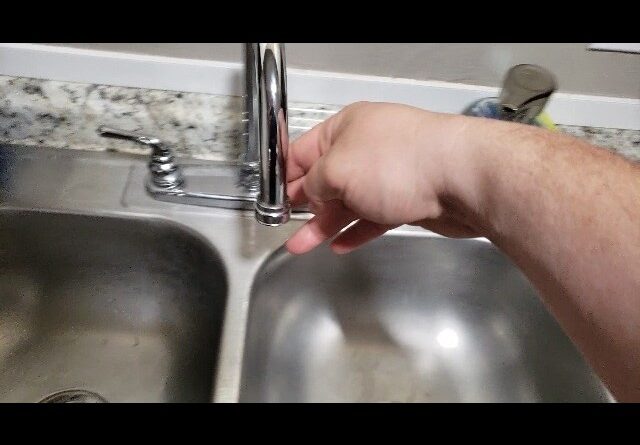 SMOOTH SWIVEL - Review of High Arc Kitchen Faucet Review Unboxing Dura Faucet Demo Test