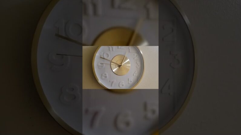HIDDEN NUMBERS - Review of Victoria Bella Metal Clock Review Unboxing Victoria Bella Demo Test