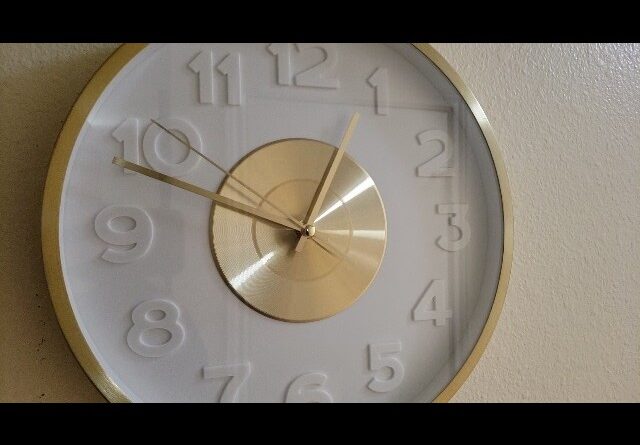 HIDDEN NUMBERS - Review of Victoria Bella Metal Clock Review Unboxing Victoria Bella Demo Test