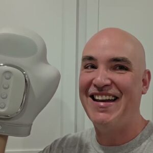 MASSAGE for EVERYONE? - Riyoova Hand Massager Glove with Heat and Compression Review Unboxing Demo