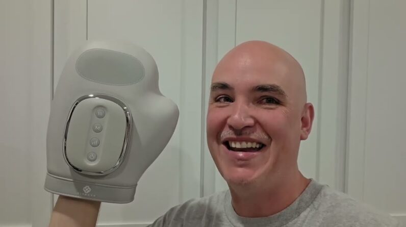 MASSAGE for EVERYONE? - Riyoova Hand Massager Glove with Heat and Compression Review Unboxing Demo