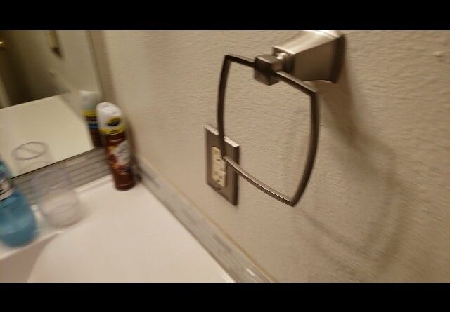 STATIONARY - Review of a Moen Bathroom-Hardware Nickel Review Unboxing Moen Demo Test