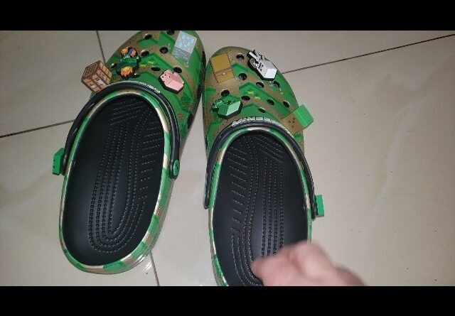 WHAT-YOU-MISSED? Minecraft Croc Review Review Unboxing Crocs Demo Test