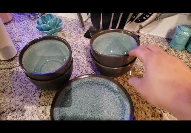 TEXTURE - Review of Pfaltzgraff Maddox Dinnerware Teal Review Unboxing Pfaltzgraff Demo Test