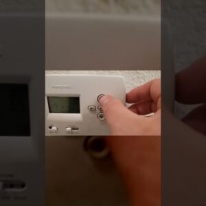 SIMPLE - EASY - Review of Honeywell TH4 Programmable Thermostat Review Unboxing Honeywell Demo Test