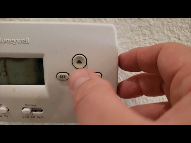 SIMPLE - EASY - Review of Honeywell TH4 Programmable Thermostat Review Unboxing Honeywell Demo Test