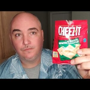 POWDER? Cheez-It White Cheddar Cheese Crackers Review Unboxing Cheez-It Demo Test