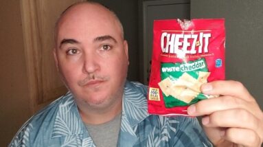 POWDER? Cheez-It White Cheddar Cheese Crackers Review Unboxing Cheez-It Demo Test