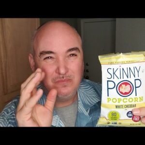 LIGHT - Review SkinnyPop White Cheddar Popcorn Taste Test Review Unboxing SkinnyPop Demo Test
