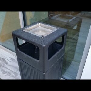 VELCRO THICK - Review of Safco Canmeleon Outdoor Trash Can Review Unboxing Safco Demo Test