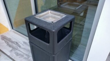 VELCRO THICK - Review of Safco Canmeleon Outdoor Trash Can Review Unboxing Safco Demo Test