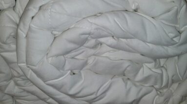 THIN WARM - Review Intelli Pedic ComfortOne Comforter Review Unboxing DOWNLITE Demo Test