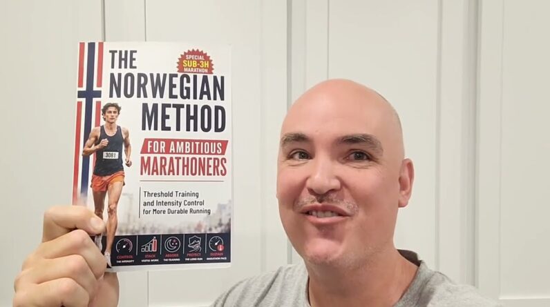 INTERACTIVE LEARNING? Norwegian Method for Ambitious Marathoners Book Review Unboxing