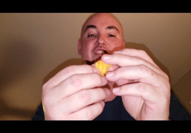 2 WAYS 2 EAT!! Taste Test Peelerz Gummy Mango Review Review Unboxing Amos Demo Test